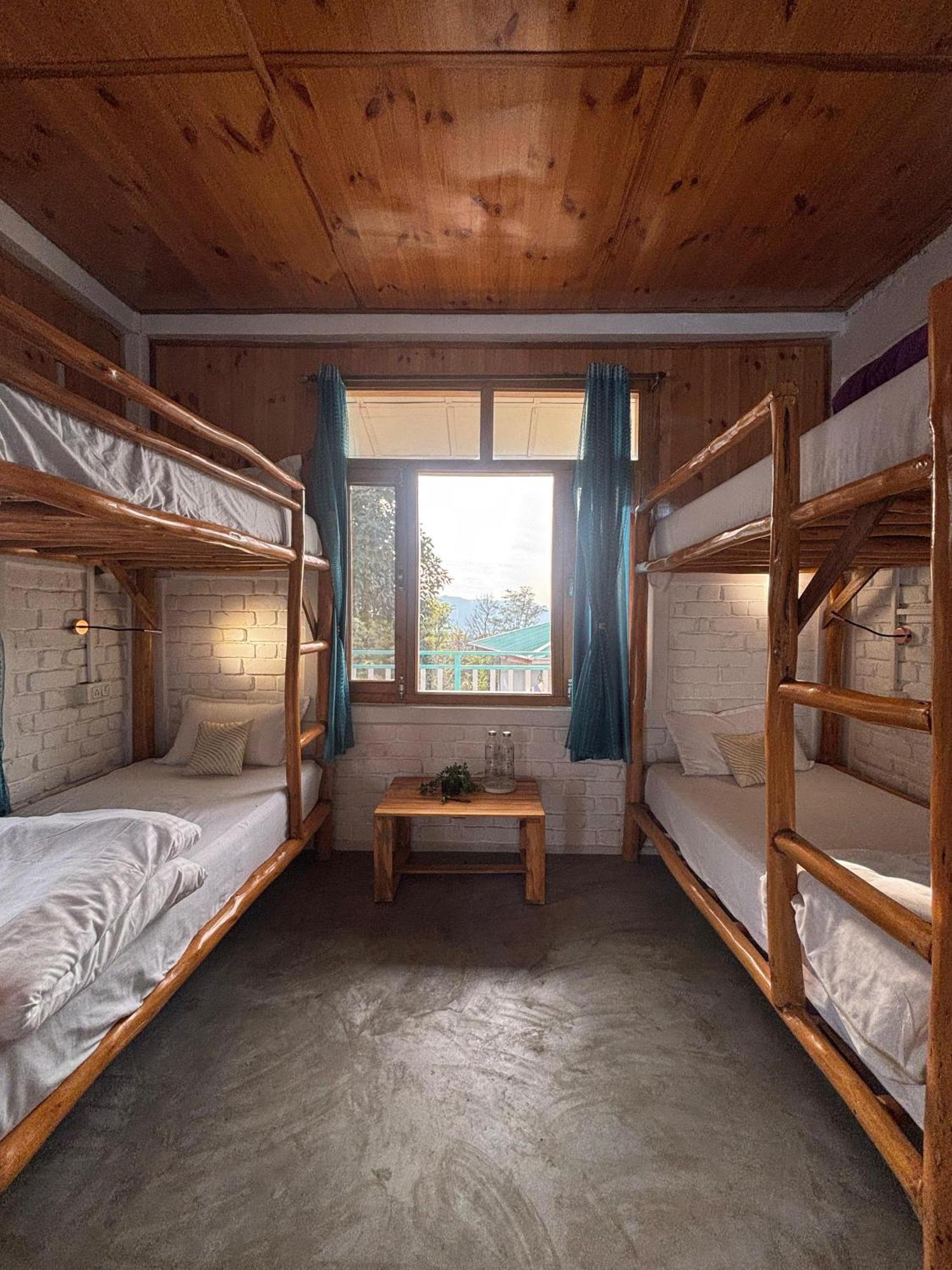 The Hood Hotel Bir  Luaran gambar
