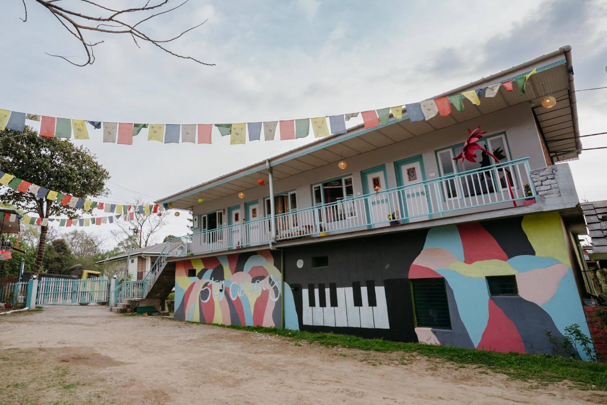 The Hood Hotel Bir  Luaran gambar