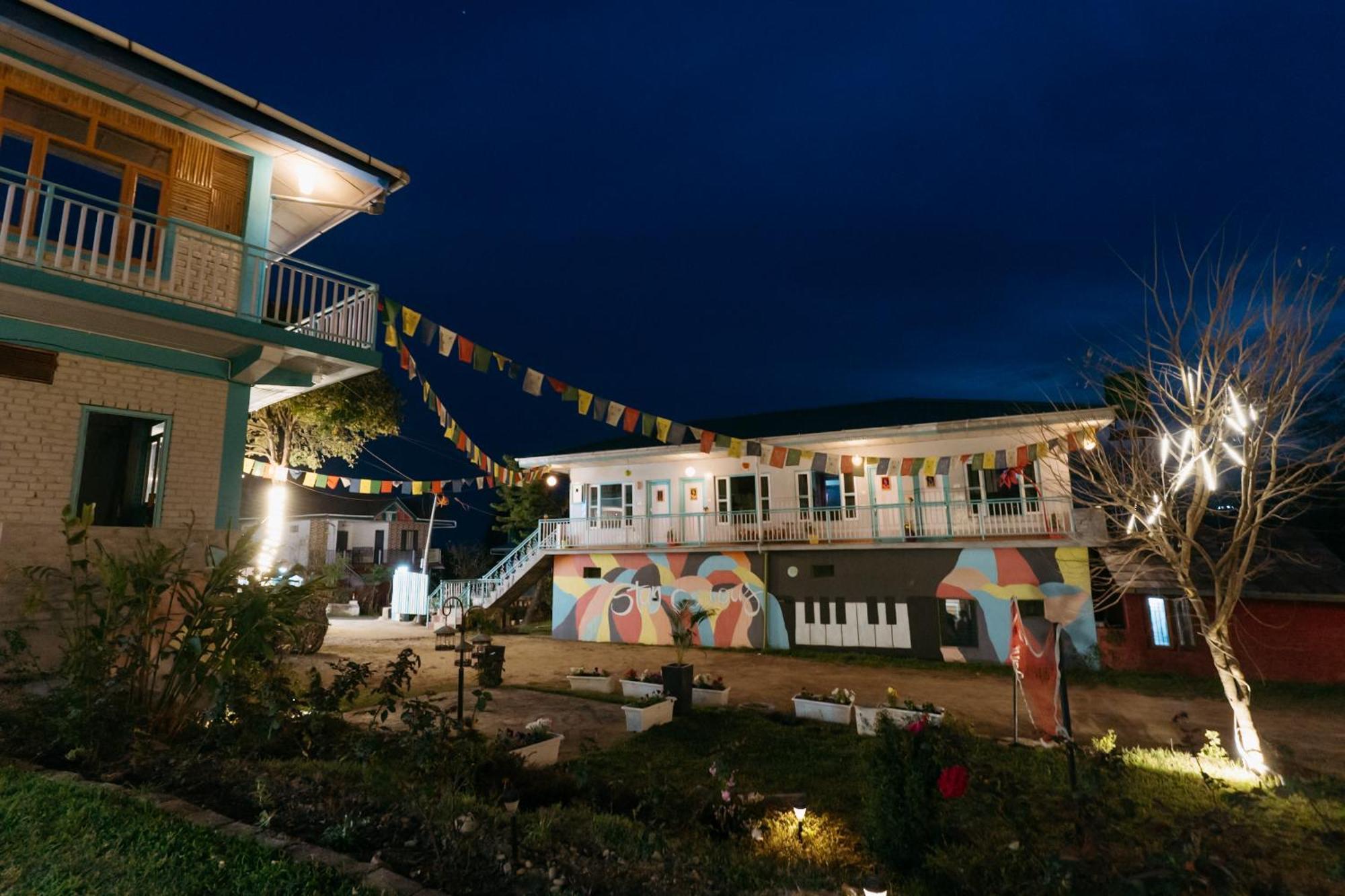 The Hood Hotel Bir  Luaran gambar
