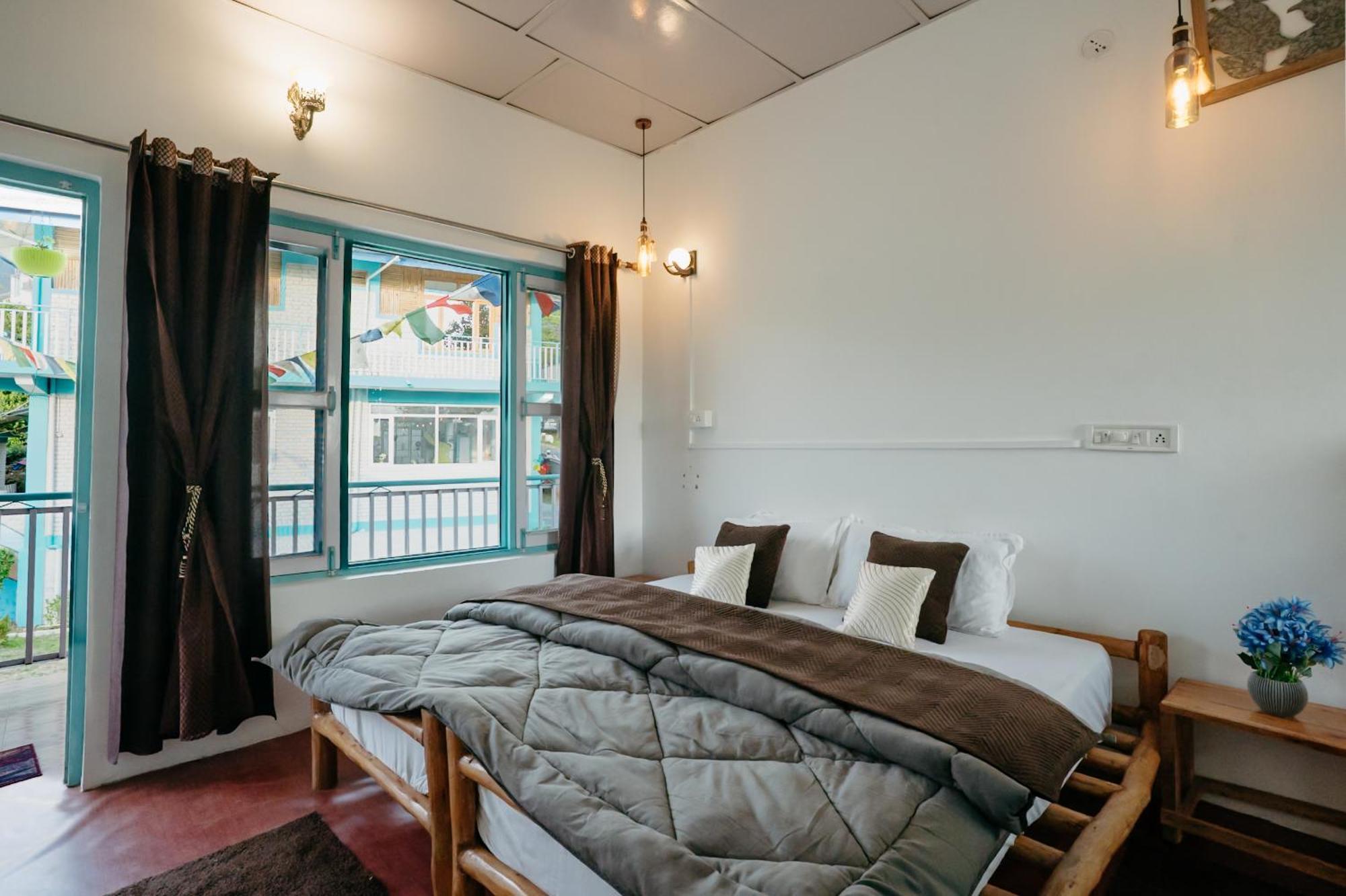 The Hood Hotel Bir  Luaran gambar