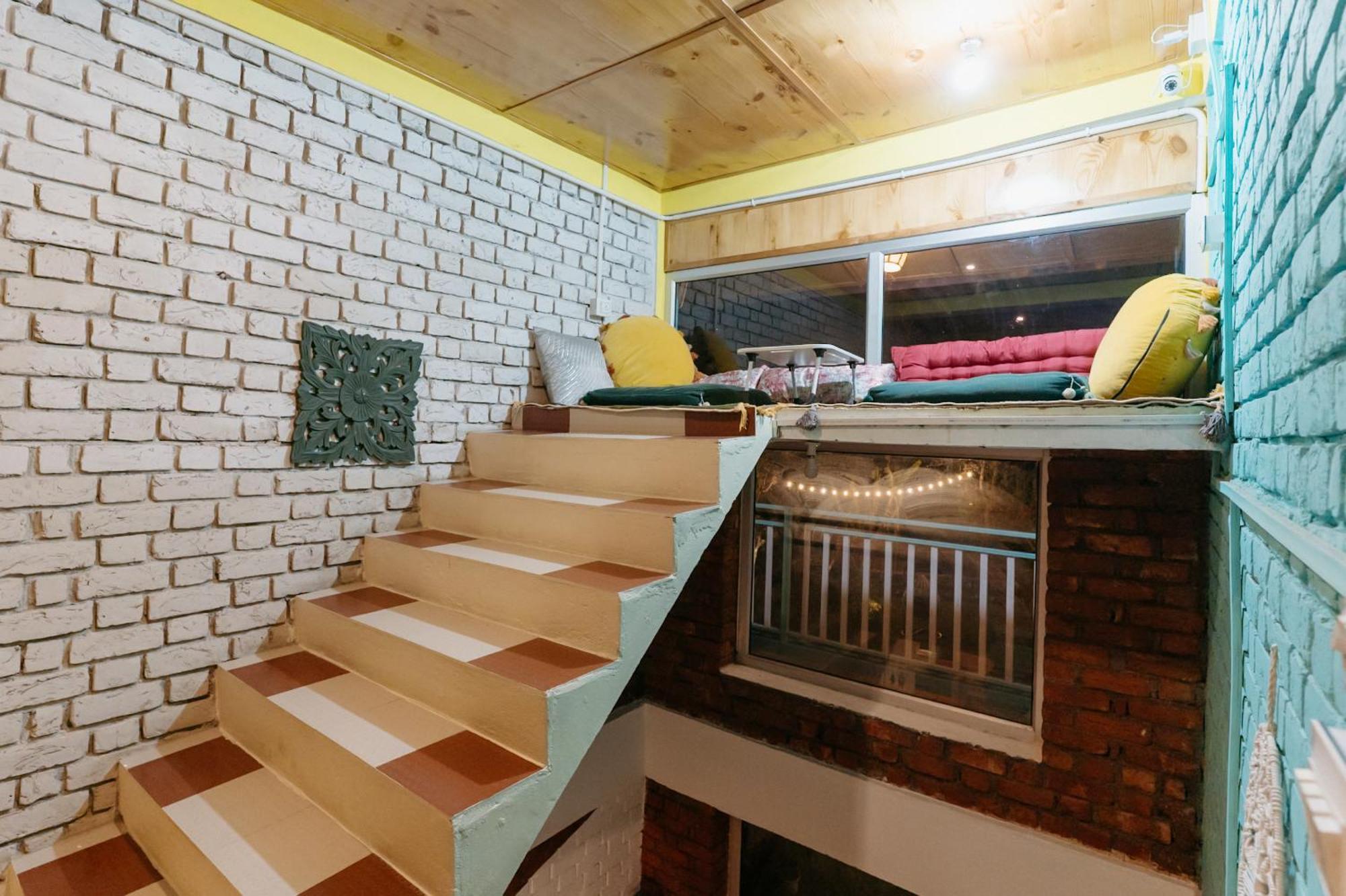 The Hood Hotel Bir  Luaran gambar