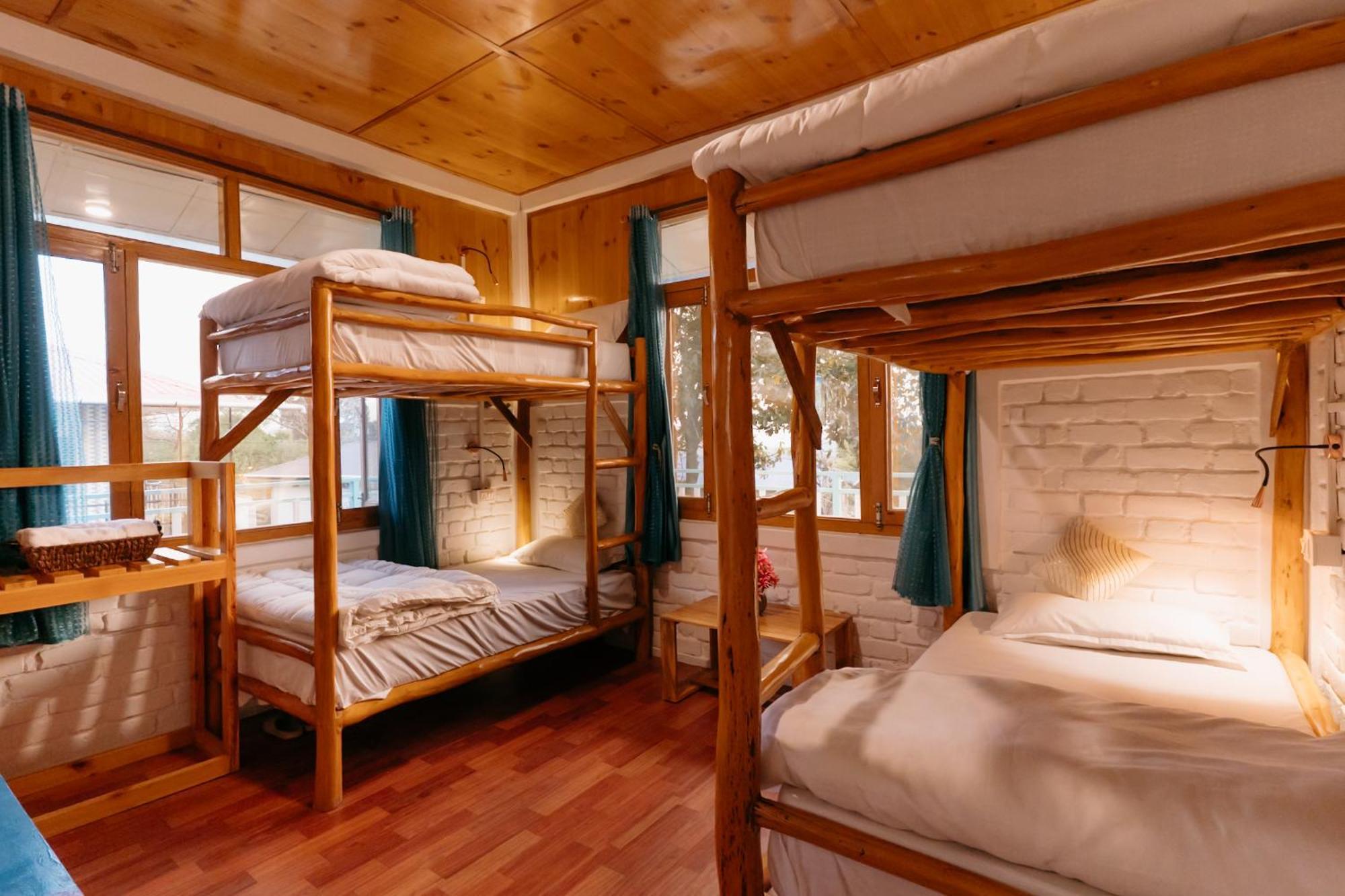 The Hood Hotel Bir  Luaran gambar