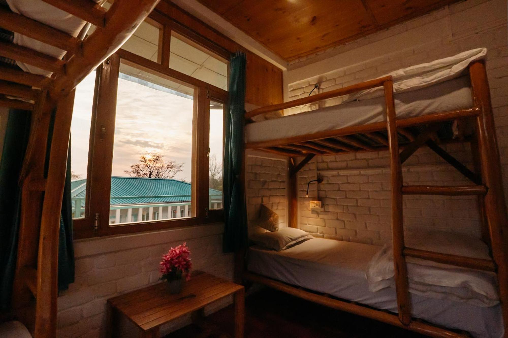 The Hood Hotel Bir  Luaran gambar