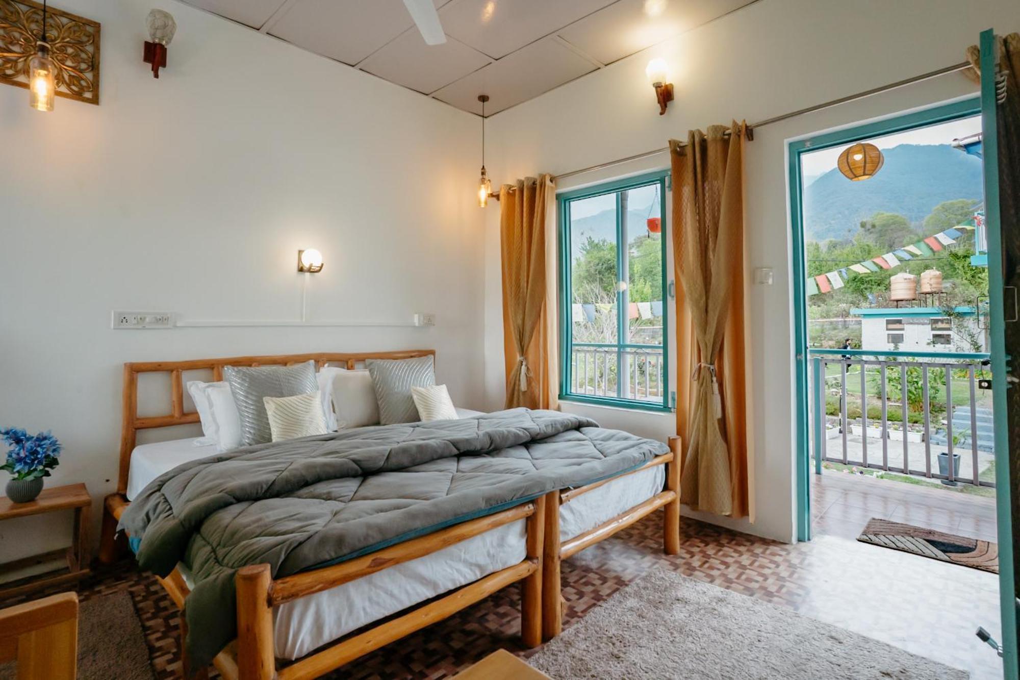 The Hood Hotel Bir  Luaran gambar