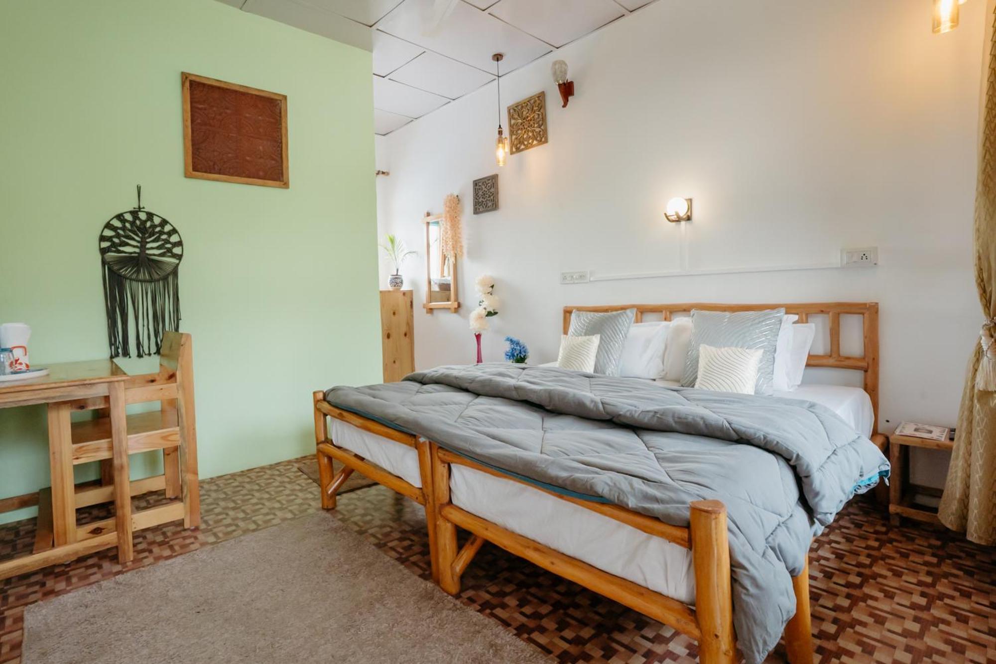 The Hood Hotel Bir  Luaran gambar