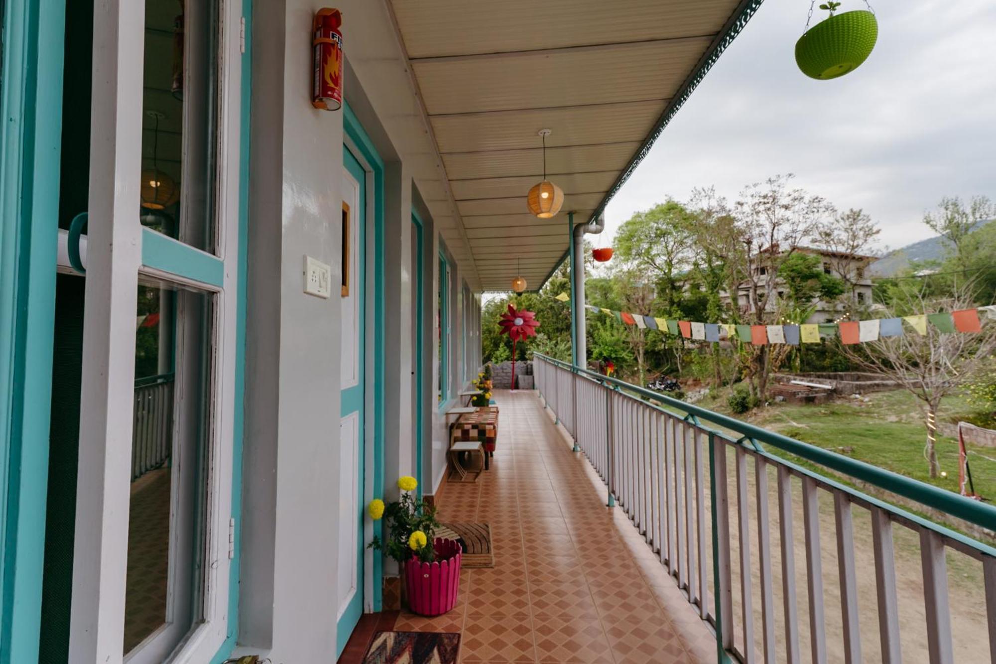 The Hood Hotel Bir  Luaran gambar