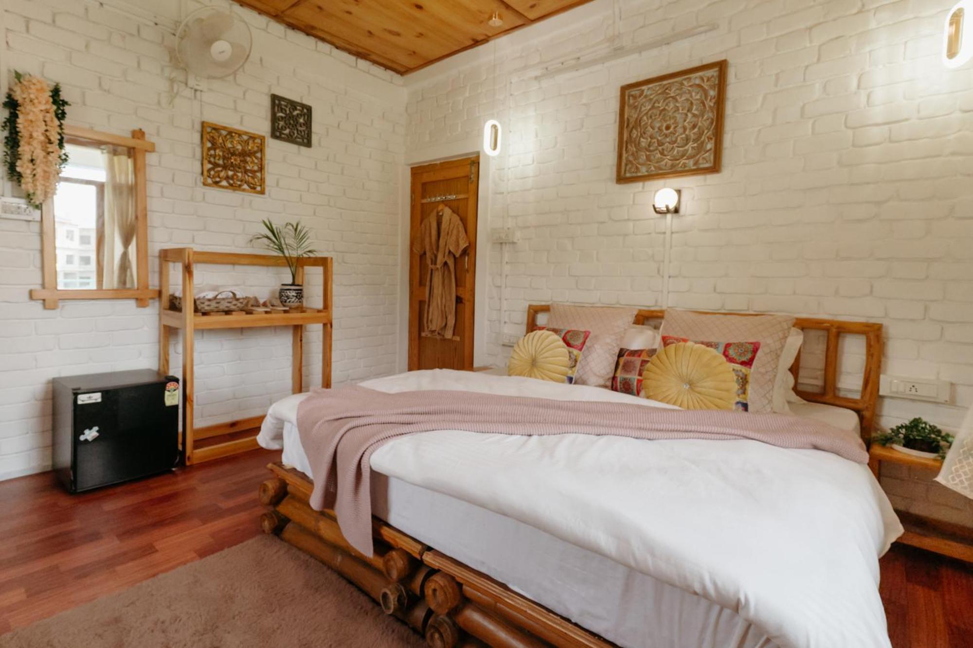 The Hood Hotel Bir  Luaran gambar