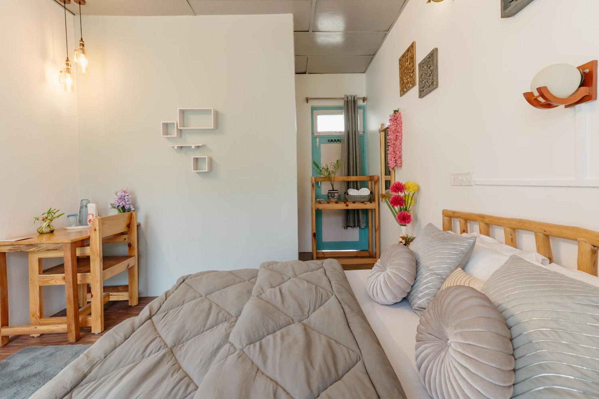 The Hood Hotel Bir  Luaran gambar